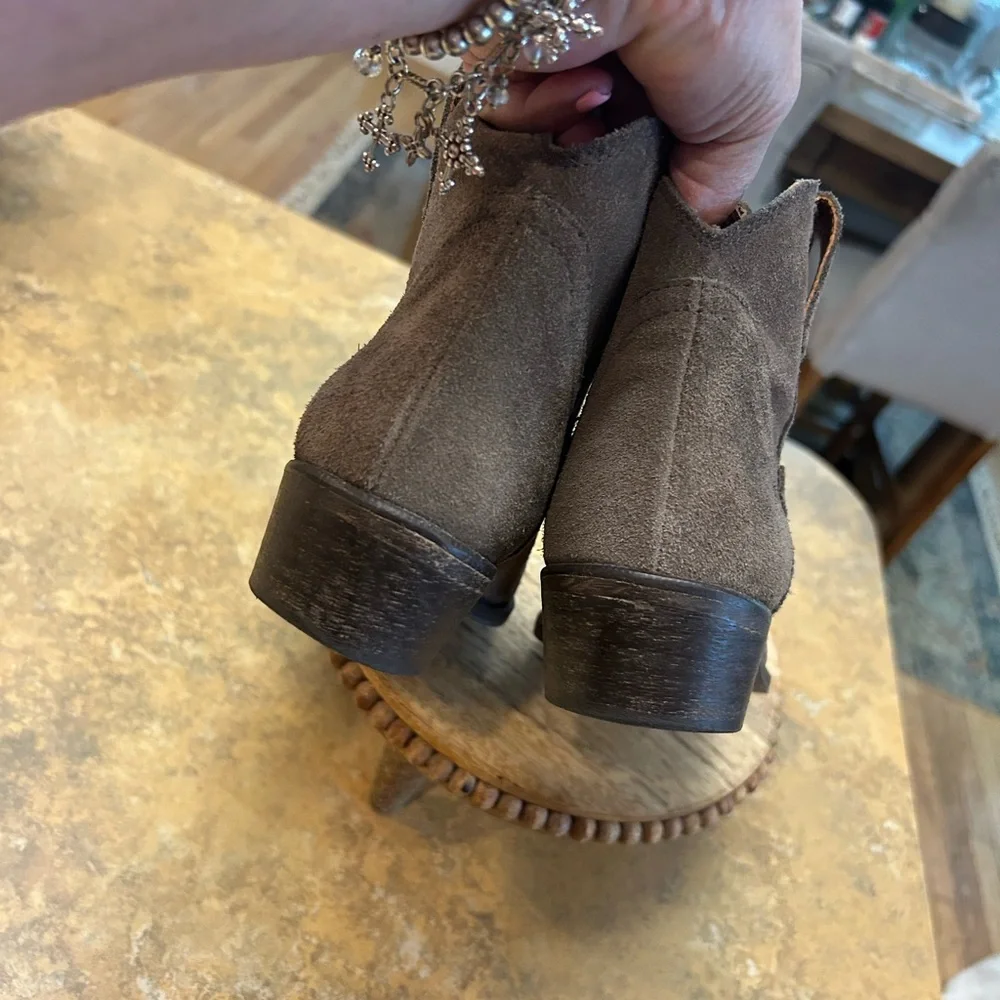 Chocolat Blu Taupe Brown Western Ankle Boots - Picture 6 of 11